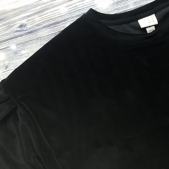 Black Velvet Top - Picture 3 of 8